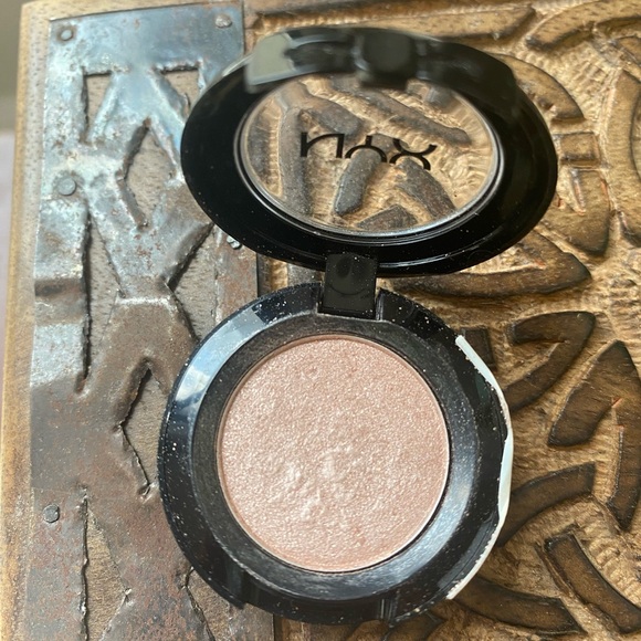 NYX EYESHADOW SIN - Picture 4 of 4